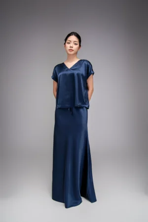 Áo Lụa Satin Xanh Navy Cổ Tim Tay Liền